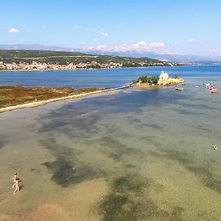 Family-friendly With Swimming Pool Podgradina, Novigrad - 6198 شقة