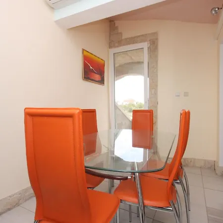 Family-friendly With Swimming Pool Podgradina, Novigrad - 6198