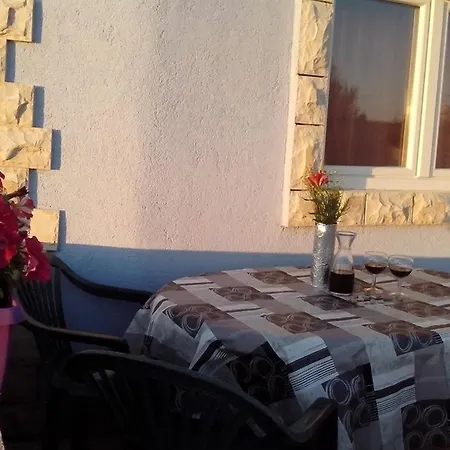 Apartman Family-friendly With Swimming Pool Podgradina, Novigrad - 6198